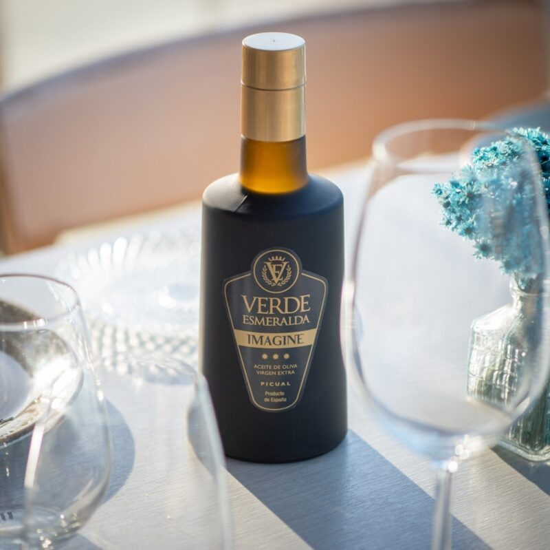 Verde Esmeralda: Imagine - Picual Extra Virgin Olive Oil from Spain (500 ml)