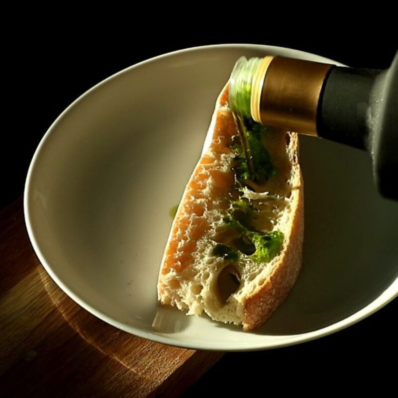 Verde Esmeralda: Imagine - Picual Extra Virgin Olive Oil from Spain (500 ml)