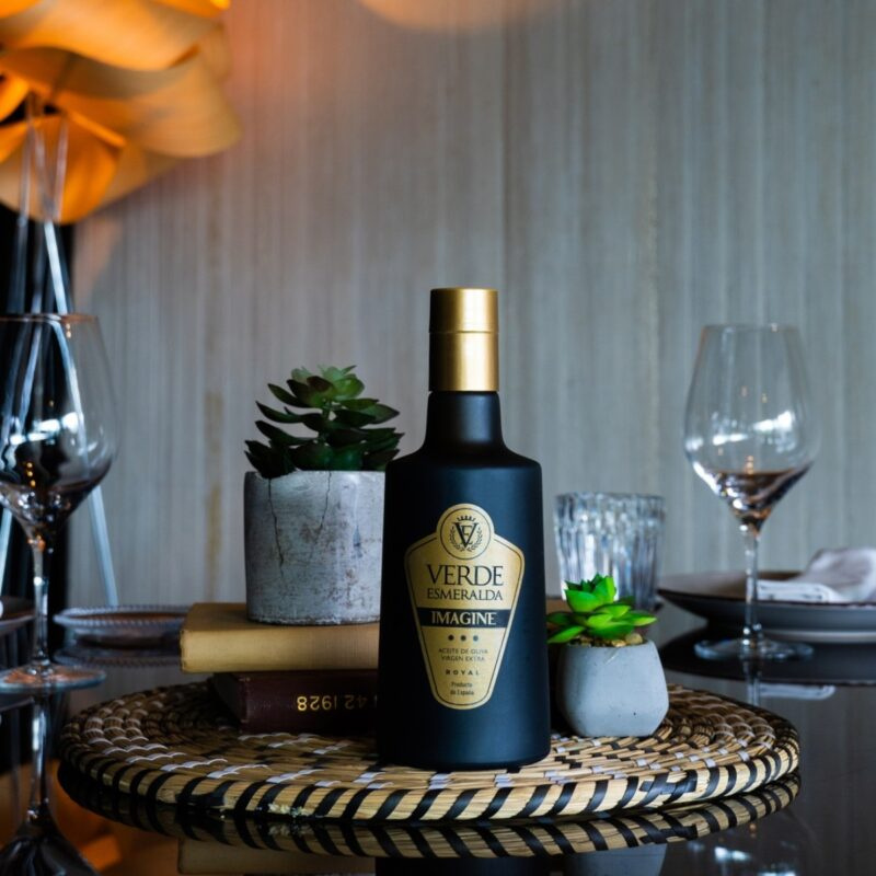 Verde Esmeralda: Imagine - Royal Extra Virgin Olive Oil from Spain (500 ml)